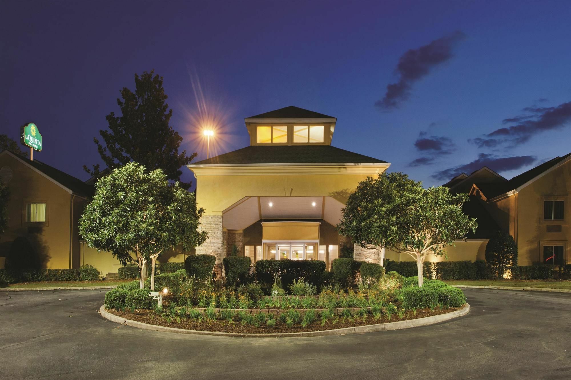 Wingate By Wyndham Valdosta/Moody Afb Hotel Exterior photo