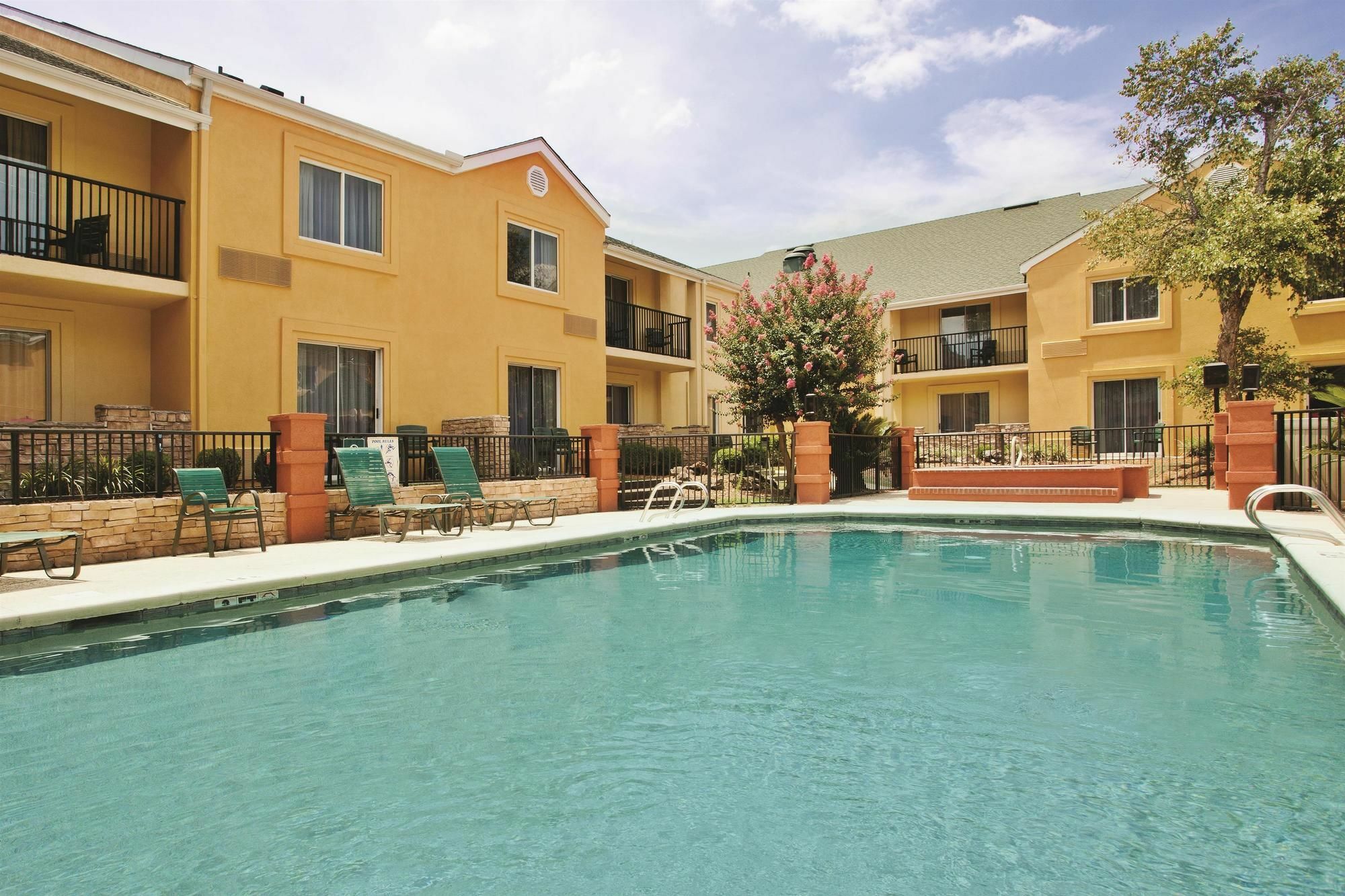 Wingate By Wyndham Valdosta/Moody Afb Hotel Exterior photo